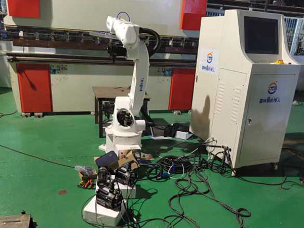 中国为什么要发展工业机器人？